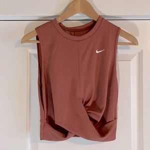 M Nike Twist Front Crop Top